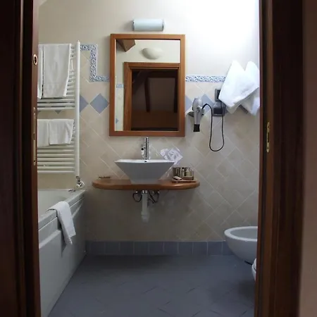 Chi Ghinn Hotel